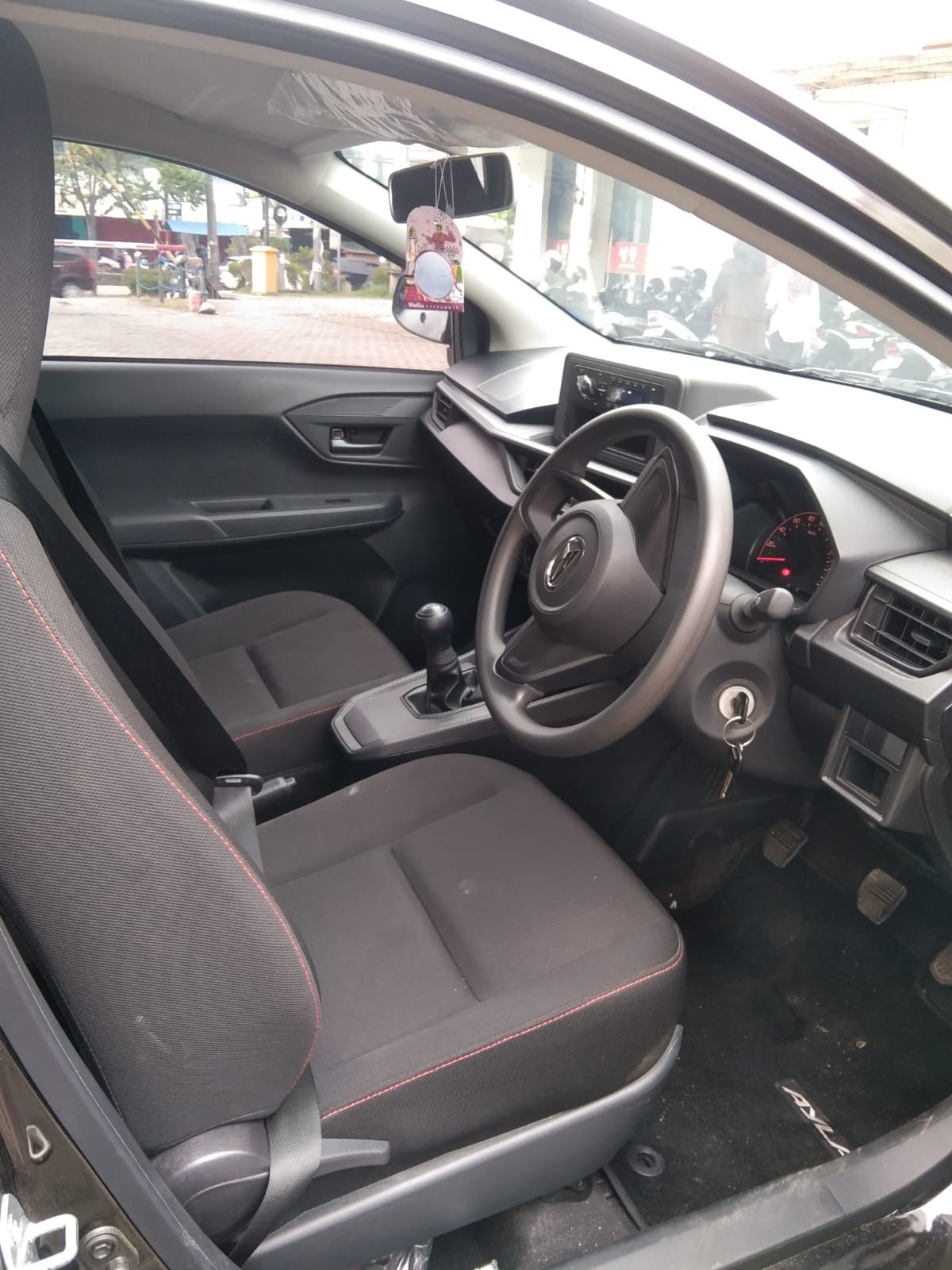 DAIHATSU  AYLA  1.0 M