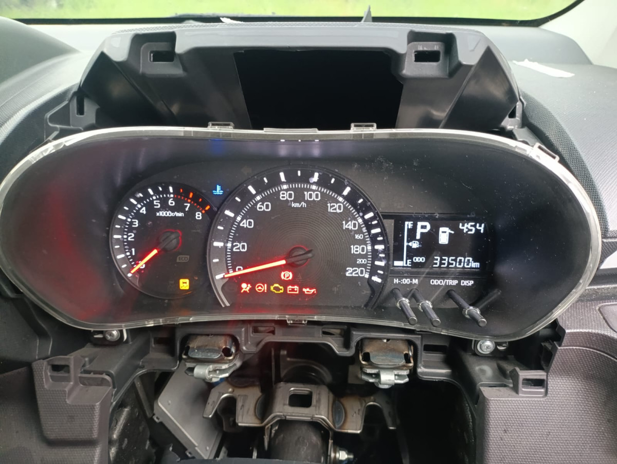 TOYOTA AVANZA  1.3 E