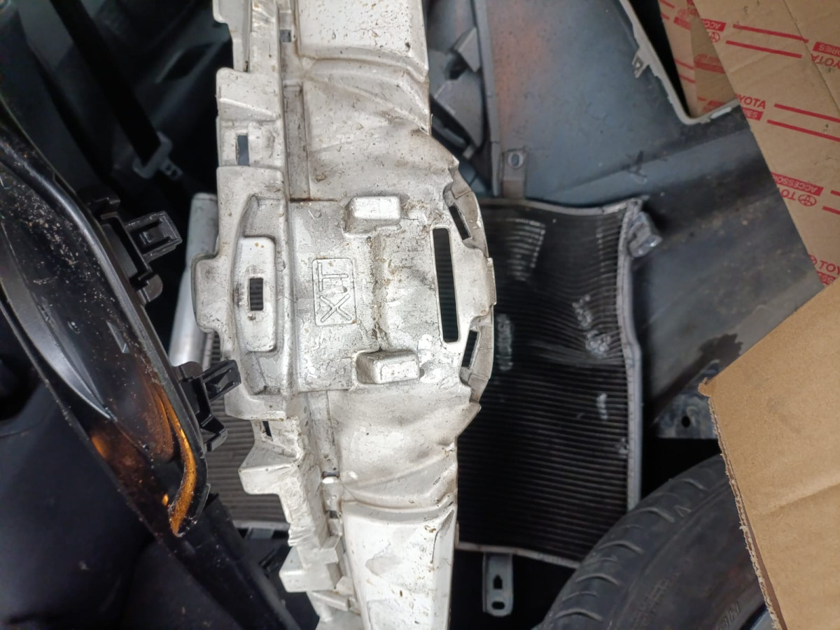 TOYOTA AVANZA  1.3 E