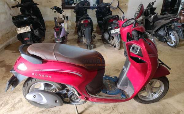 HONDA SCOOPY PRESTIGE
