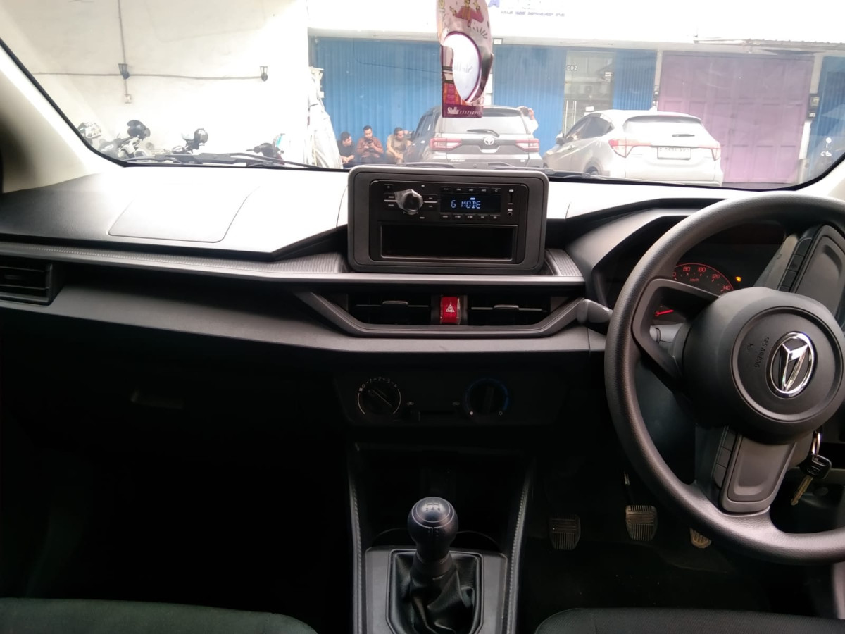 DAIHATSU  AYLA  1.0 M