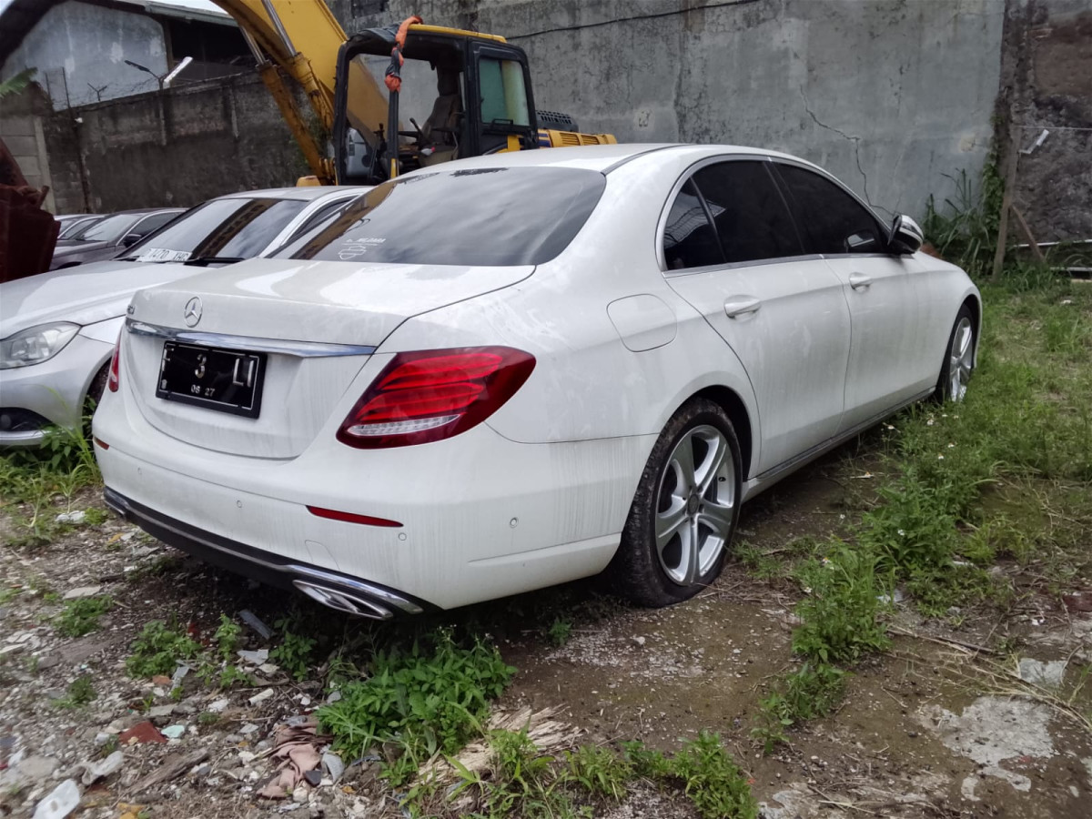 MERCEDES BENZ  E 250