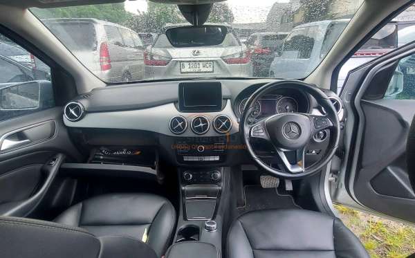 MERCEDES BENZ B 200 AT