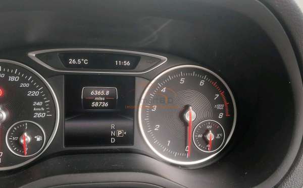 MERCEDES BENZ B 200 AT