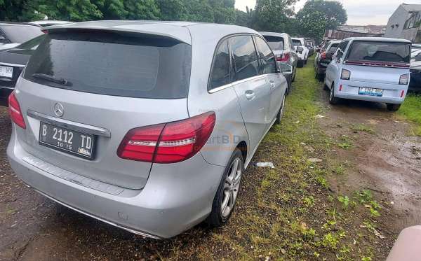 MERCEDES BENZ B 200 AT