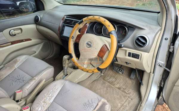 NISSAN GRAND LIVINA XV