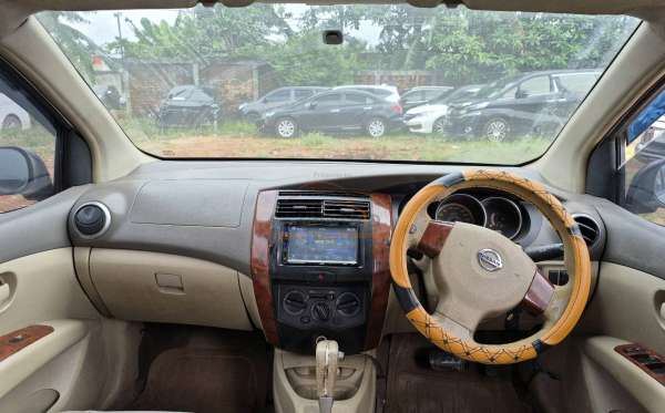 NISSAN GRAND LIVINA XV