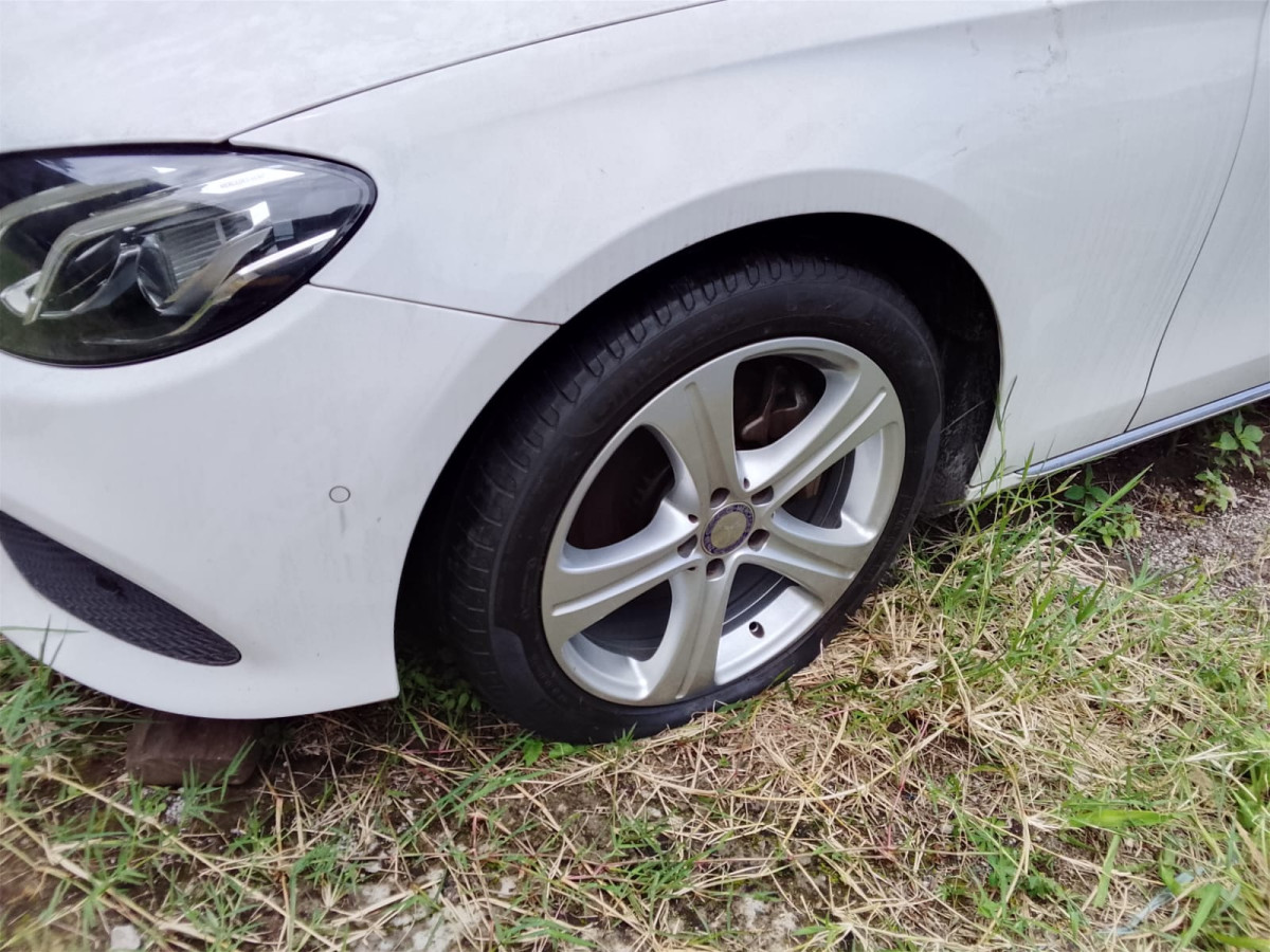 MERCEDES BENZ  E 250