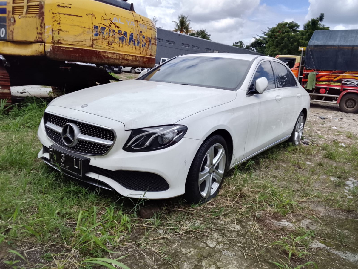 MERCEDES BENZ  E 250