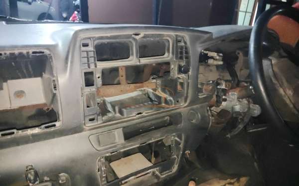 SUZUKI MEGA CARRY PU