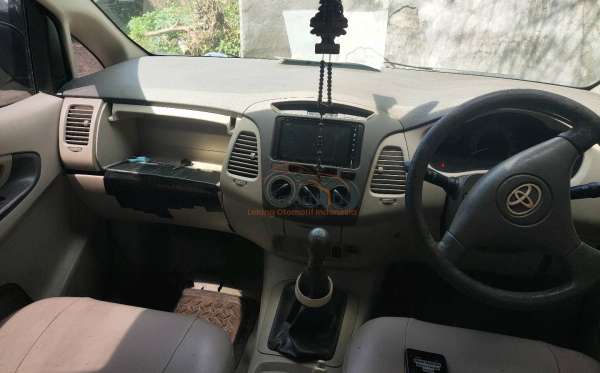 TOYOTA KIJANG INNOVA G