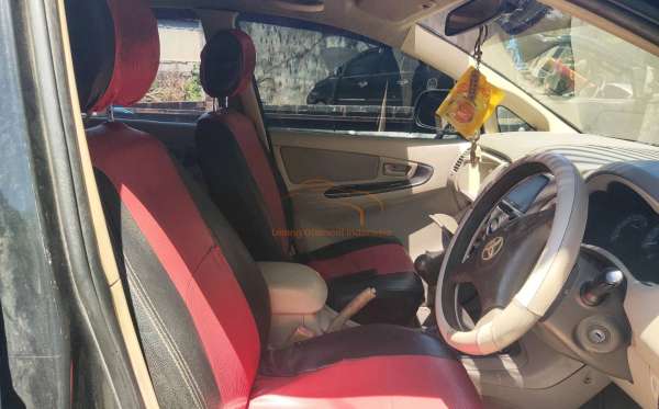 TOYOTA  KIJANG  INNOVA