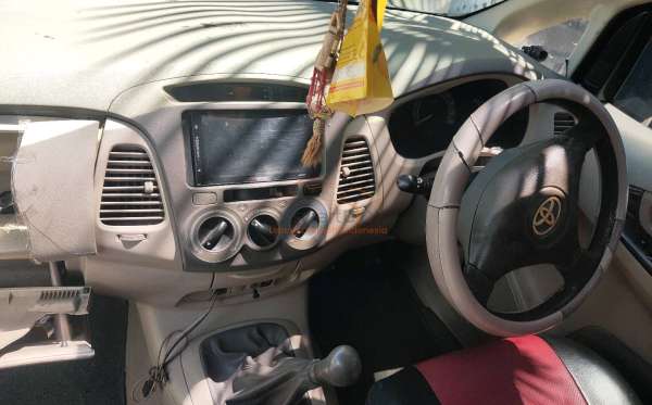 TOYOTA  KIJANG  INNOVA