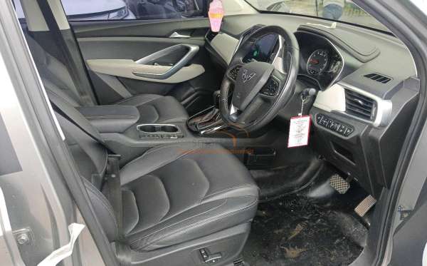 WULING ALMAZ 1.5 LT LUX CVT