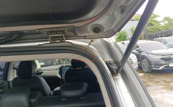 WULING ALMAZ 1.5 LT LUX CVT