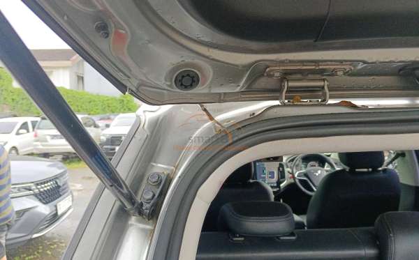 WULING ALMAZ 1.5 LT LUX CVT