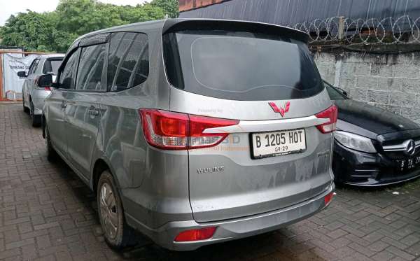 WULING CONFERO