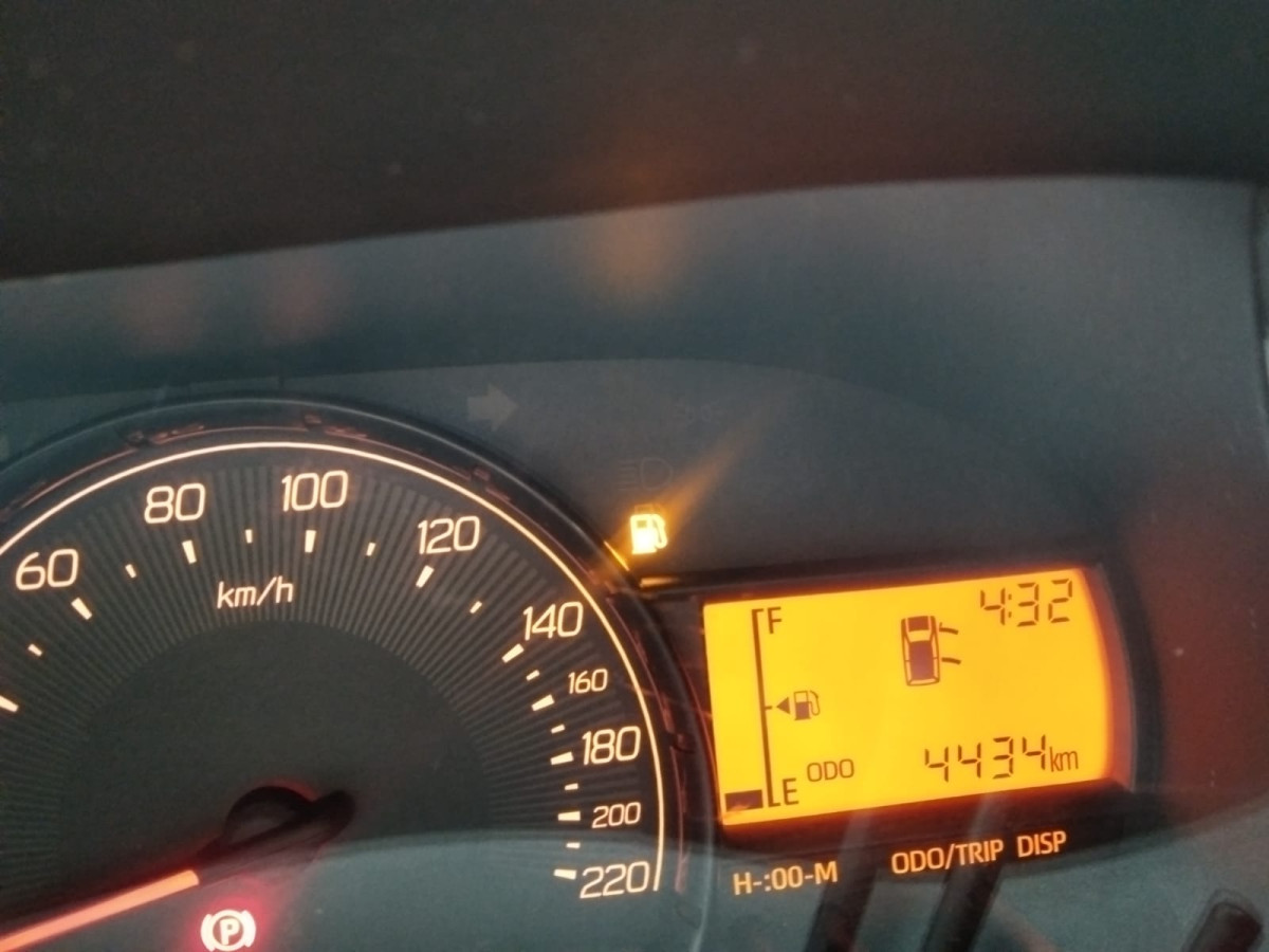 DAIHATSU  AYLA  1.0 M