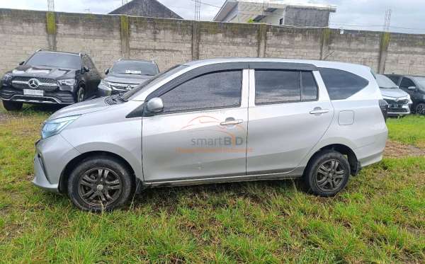 DAIHATSU  SIGRA  1.2 X