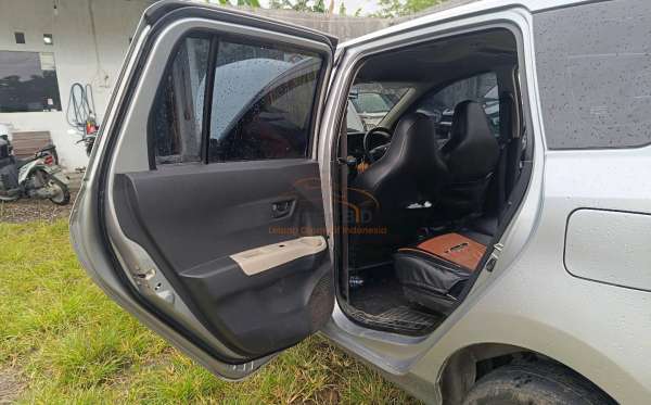 DAIHATSU  SIGRA  1.2 X