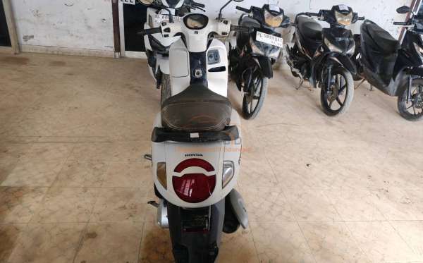 HONDA SCOOPY PRESTIGE