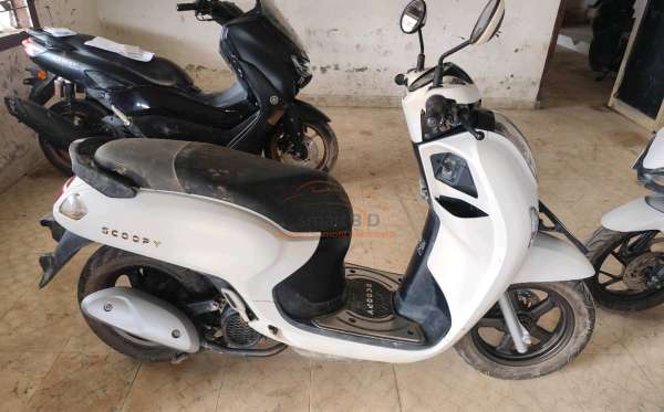 HONDA SCOOPY PRESTIGE