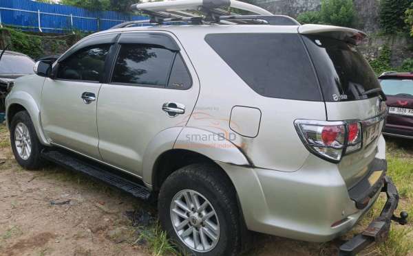 TOYOTA FORTUNER G 2.5