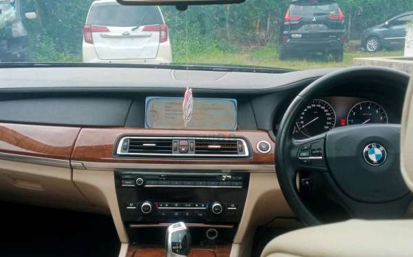 BMW 730L I  AT