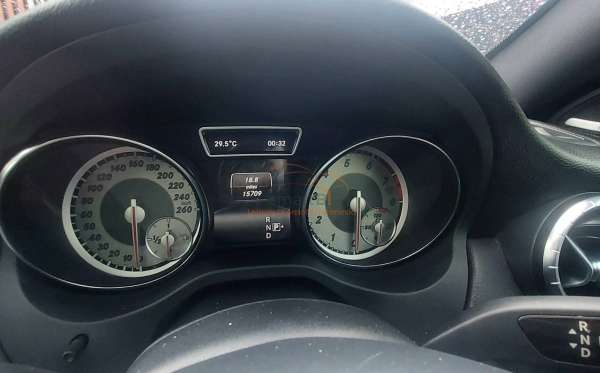 MERCEDES BENZ CLA 200