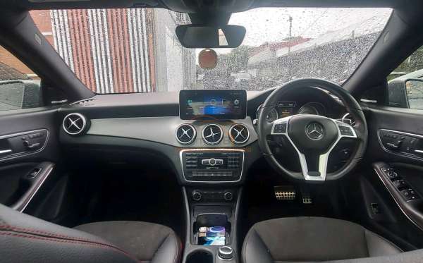 MERCEDES BENZ CLA 200