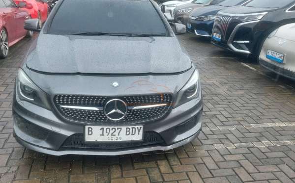 MERCEDES BENZ CLA 200