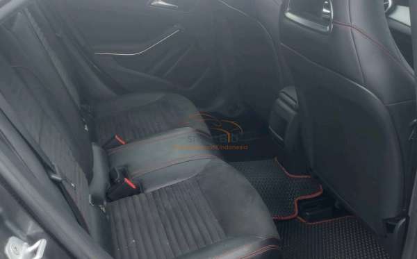 MERCEDES BENZ CLA 200