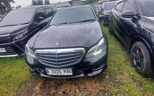 MERCEDES BENZ E 250