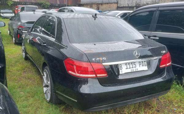 MERCEDES BENZ E 250