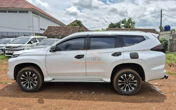 MITSUBISHI PAJERO SPORT DAKAR