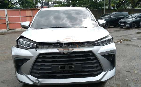 TOYOTA AVANZA E