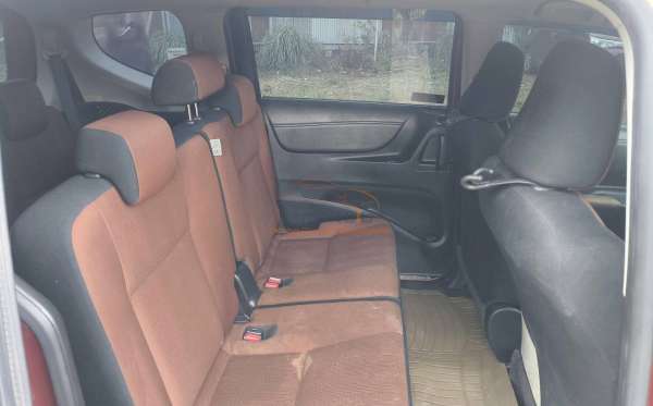 TOYOTA  SIENTA  1.5 Q