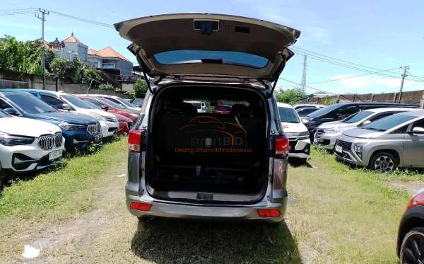 WULING CONFERO