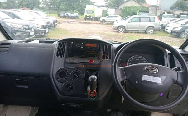 DAIHATSU GRAN MAX BLIND VAN