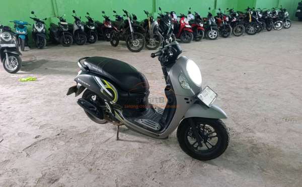 HONDA SCOOPY SPORTY