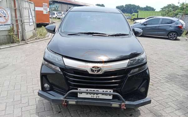 TOYOTA AVANZA E