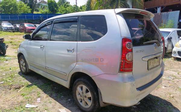 TOYOTA  AVANZA  G
