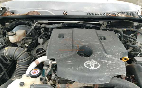 TOYOTA HILUX 2.4G DC