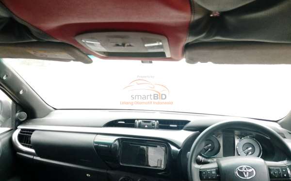 TOYOTA HILUX 2.4G DC