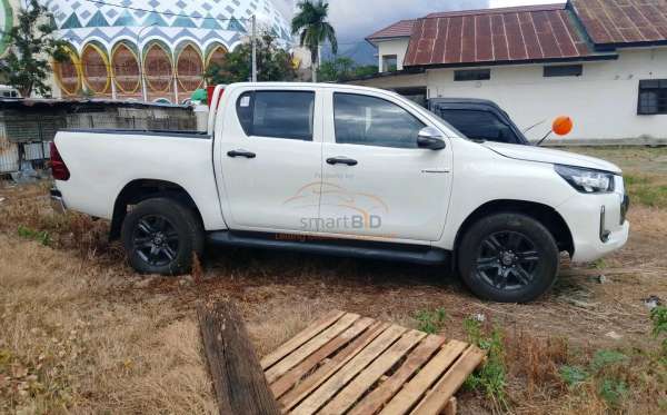 TOYOTA HILUX 2.4G DC