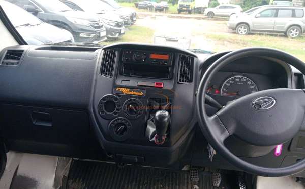 DAIHATSU GRAN MAX BLIND VAN