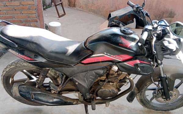 HONDA CB 150 Verza