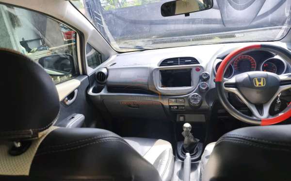 HONDA  JAZZ  GE8 1.5 E