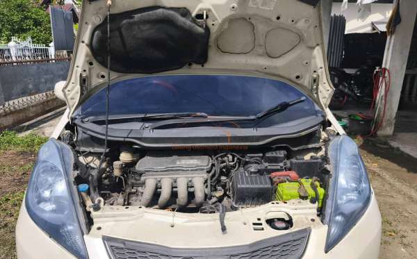 HONDA  JAZZ  GE8 1.5 E