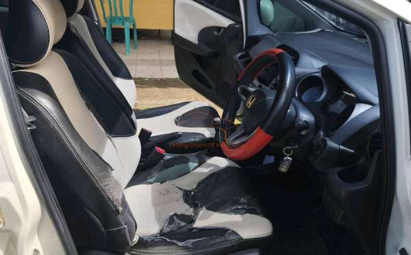 HONDA  JAZZ  GE8 1.5 E